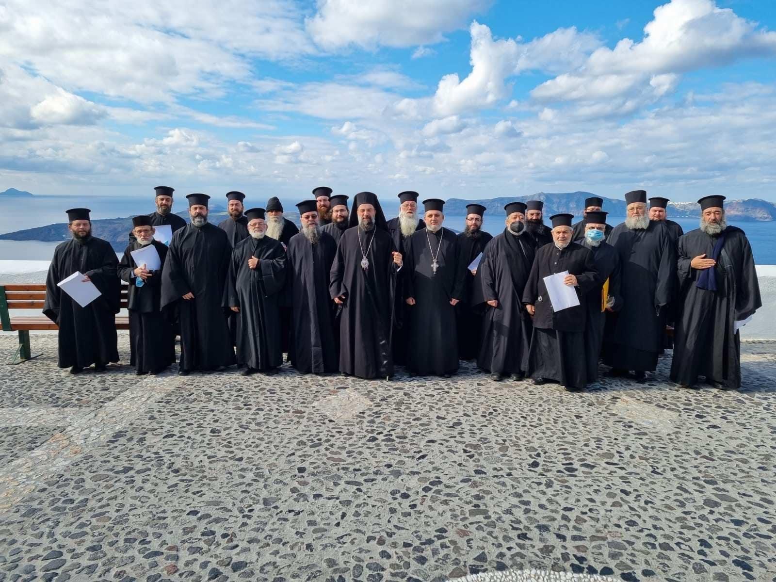 Πρώτη Ιερατική Σύναξη της Ι.Μ. Θήρας