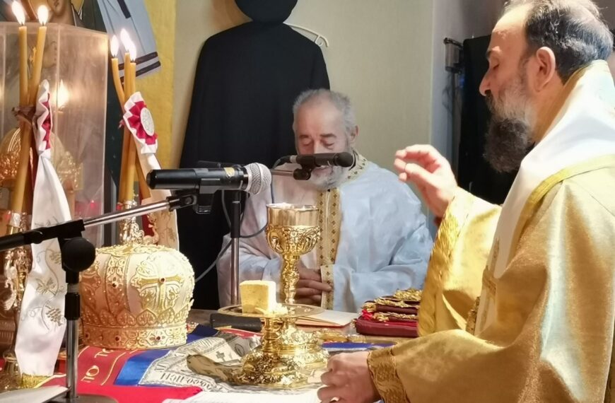 Κυριακή ΙΔ Λουκά στο Καμάρι Σαντορίνης