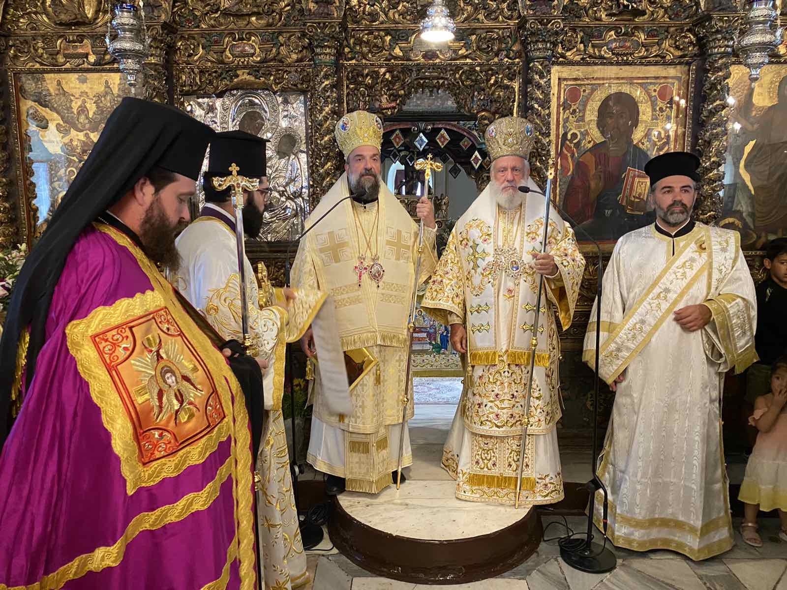 Οι Μυκόνιοι τίμησαν την Απόδοση της Κοιμήσεως της Θεοτόκου στο Καστρομονάστηρο της Τουρλιανής, στην Άνω Μερά