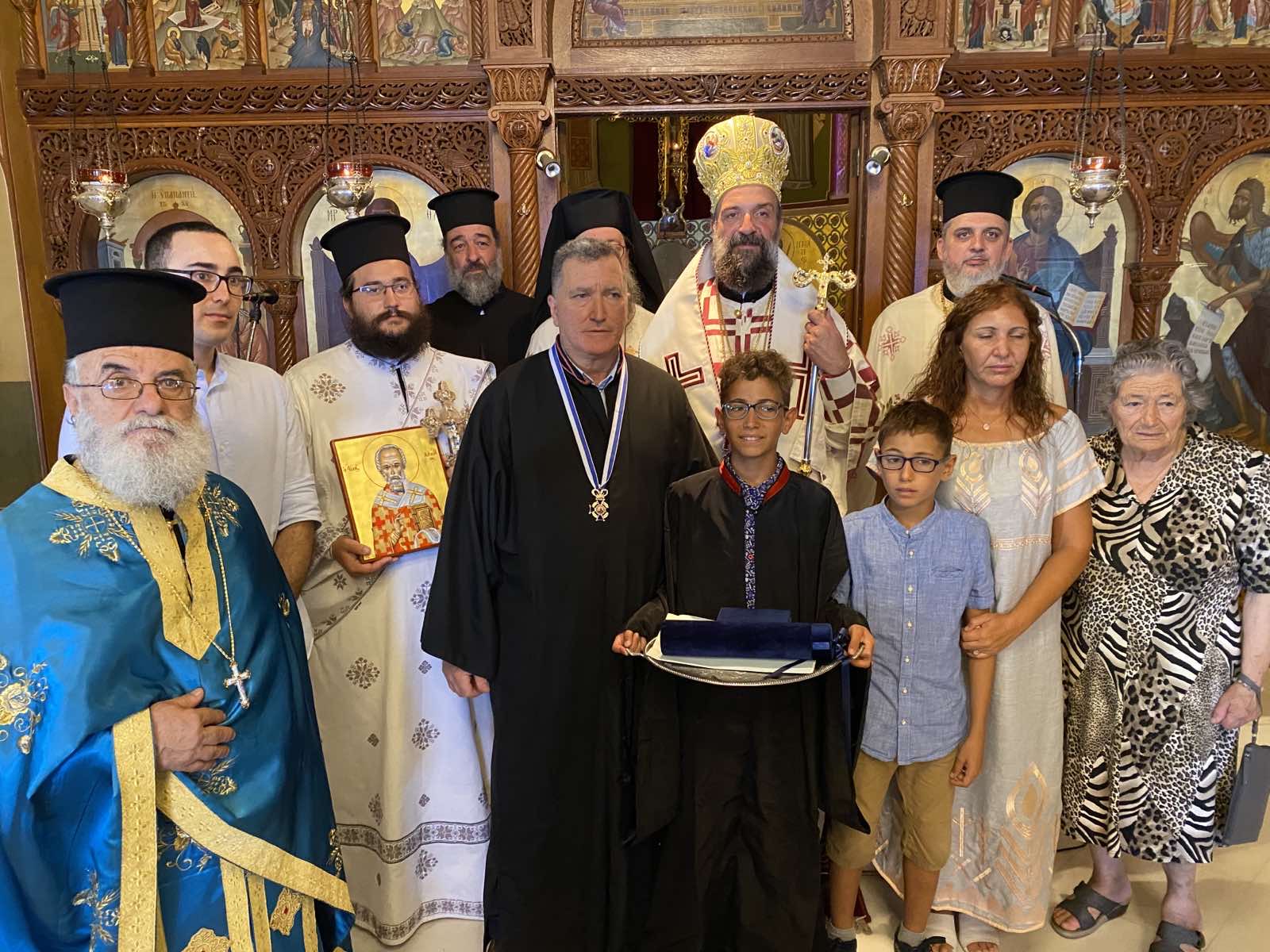 Βράβευση του Πρωτοψάλτη του Μητροπολιτικού Ναού Θήρας κ. Νικολάου Βαρβαρήγου