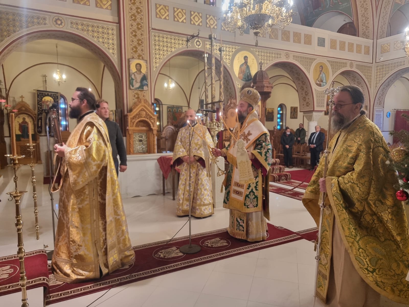 Εορτή των Χριστουγέννων στην Μητρόπολη Θήρας