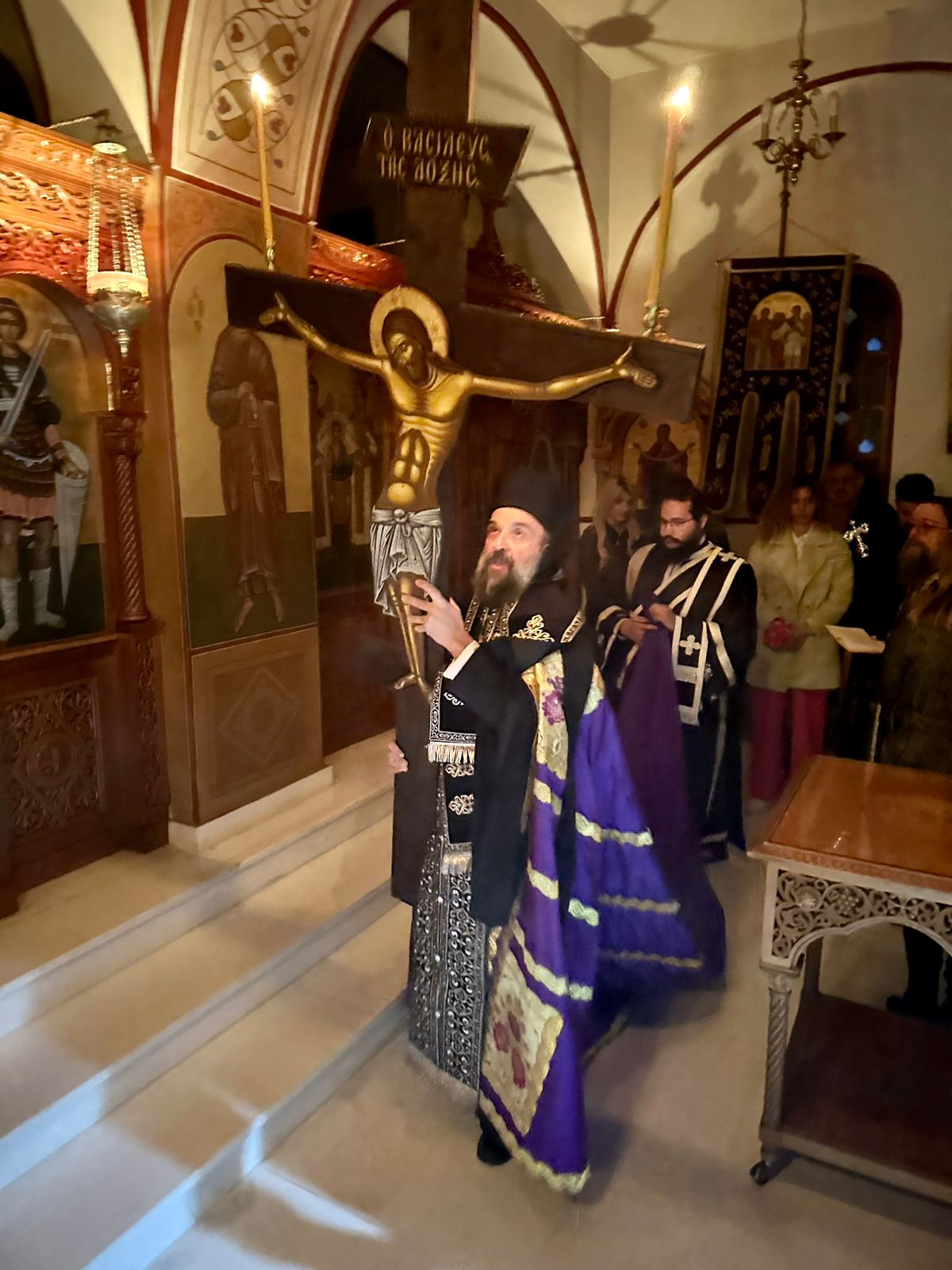 Ακολουθία των Παθών στον Μητροπολιτικό Ιερό Ναό Θήρας
