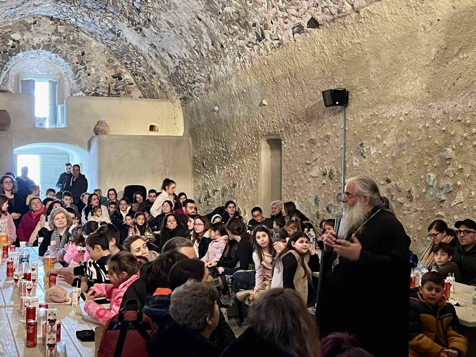 Εορταστική εκδήλωση Γραφείου Νεότητας της Ιεράς Μητροπόλεως Θήρας