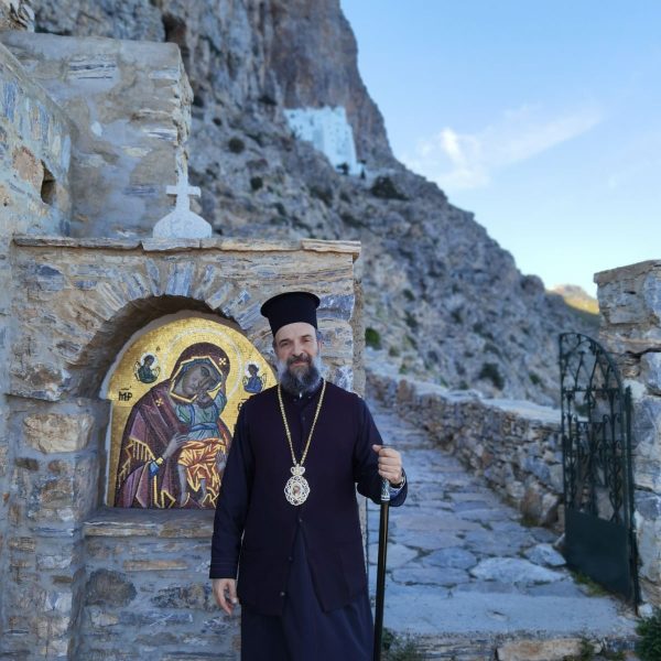 Ο Μητροπολίτης Θήρας στην Ιερά Μονή Χοζοβιωτίσσης
