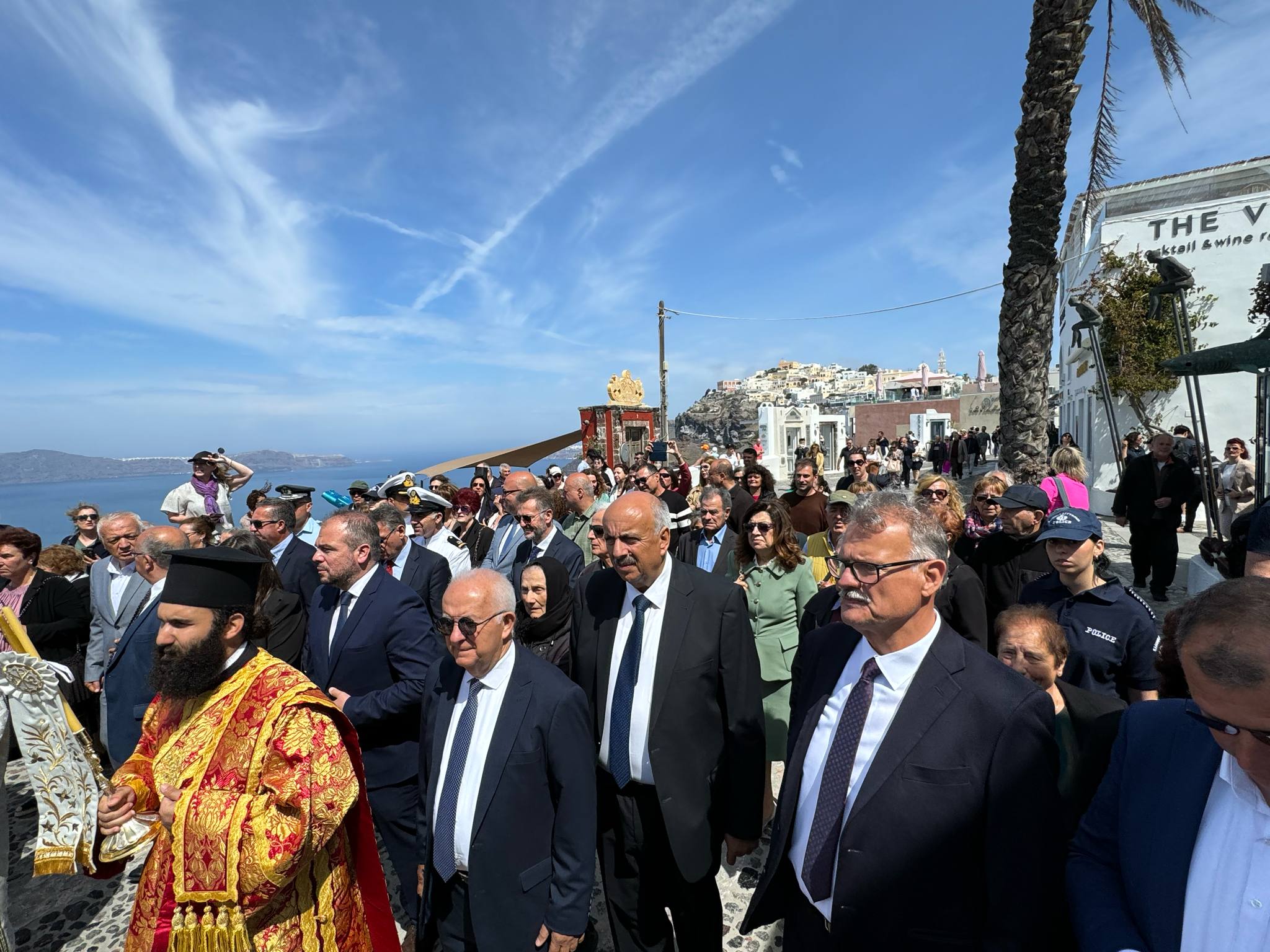 Η ΣΑΝΤΟΡΙΝΗ ΠΑΝΗΓΥΡΙΣΕ ΠΑΝΕΠΙΣΗΜΩΣ ΤΗΝ ΠΟΛΙΟΥΧΟ ΤΗΣ