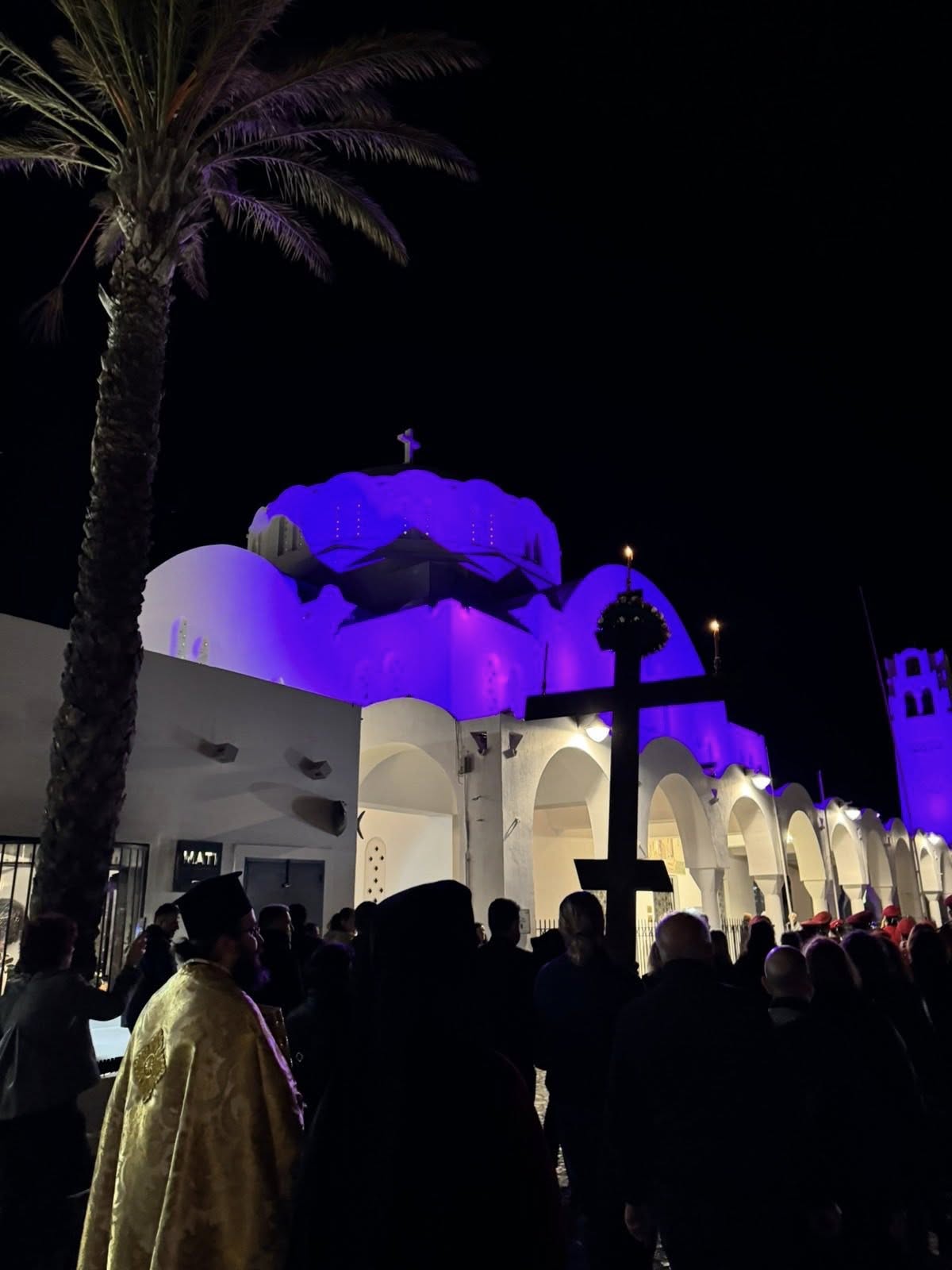 Ακολουθία του Επιταφίου στον Μητροπολιτικό Ιερό Ναό Θήρας