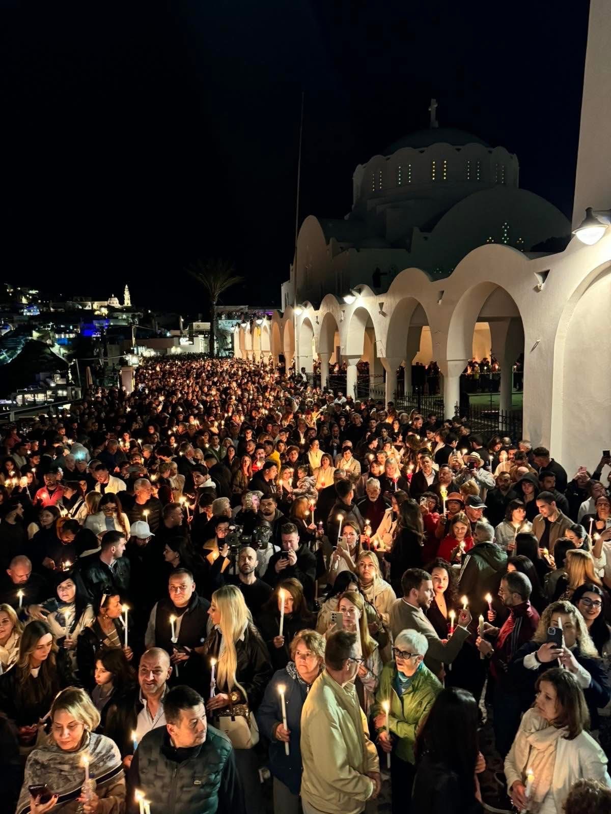 Τελετή Αναστάσεως και Αναστάσιμη θεία Λειτουργία στην Μητρόπολη Θήρας