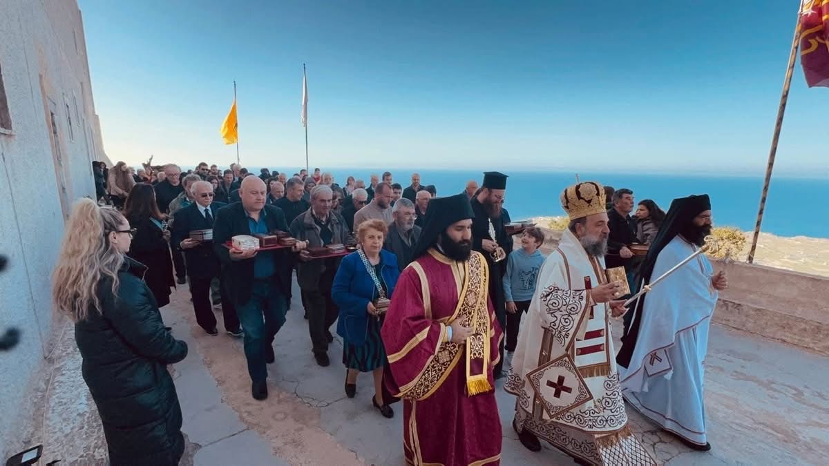 Δευτέρα του Πάσχα στην Ιερά Μονή Προφήτου Ηλιού Θήρας