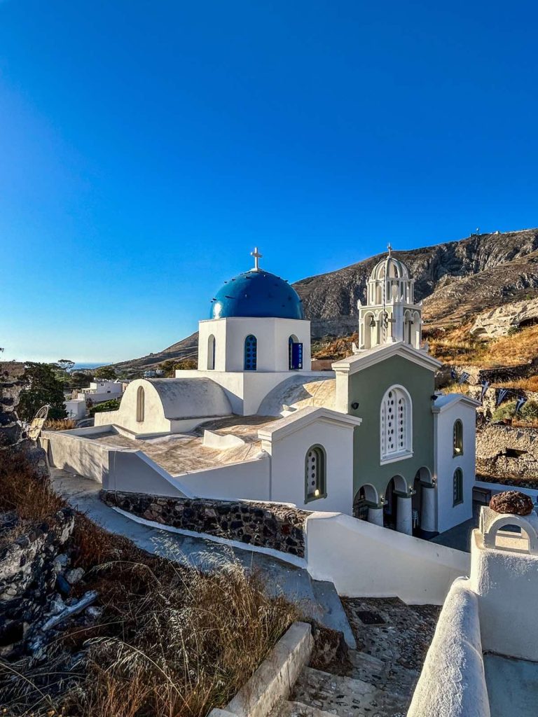 Η πανήγυρις της Αγίας Τριάδος στη Μέσα Γωνιά