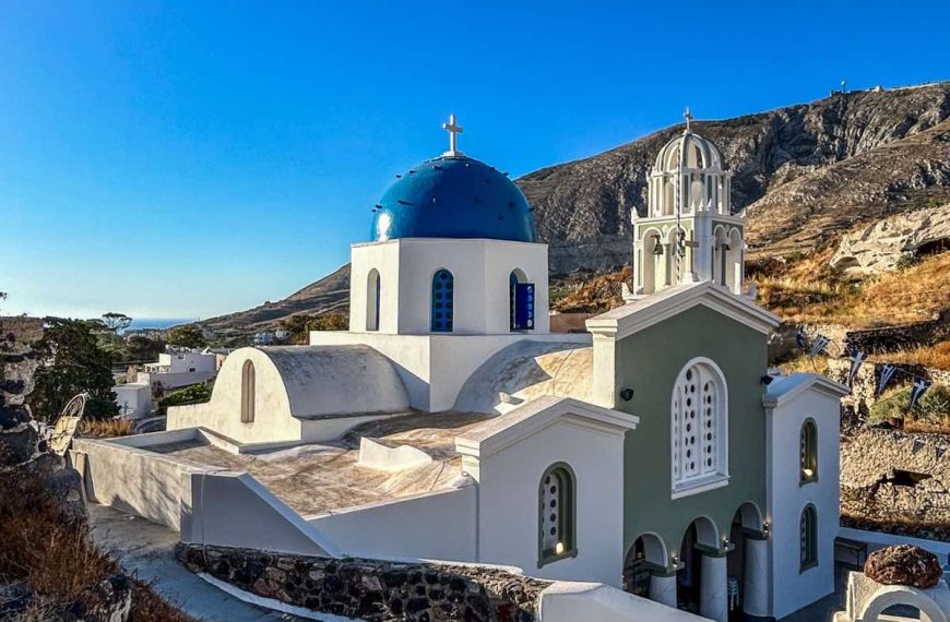 Η πανήγυρις της Αγίας Τριάδος στη Μέσα Γωνιά