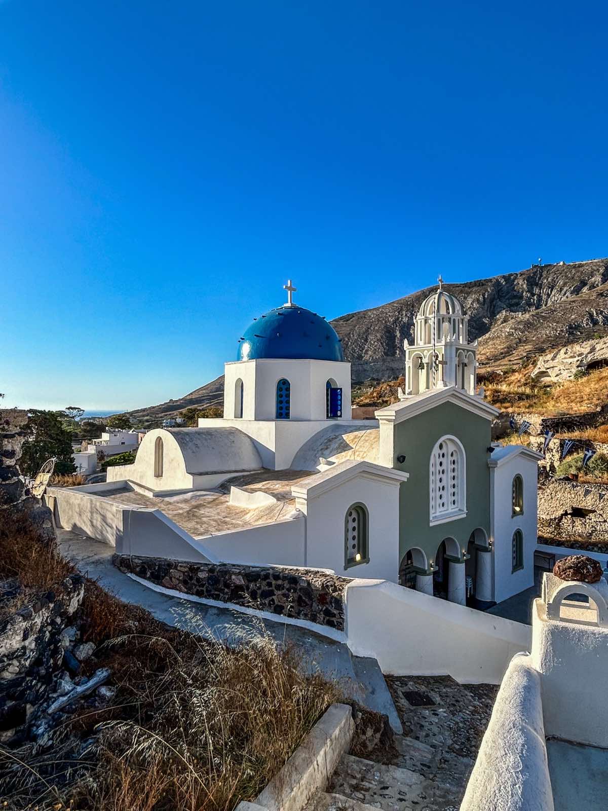 Η πανήγυρις της Αγίας Τριάδος στη Μέσα Γωνιά