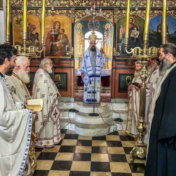 Θεία Λειτουργία και Τεσσαρακονθήμερο Μνημόσυνο του αειμνήστου καπετάν Γιάννη Σκοπελίτη στα Κατάπολα Αμοργού
